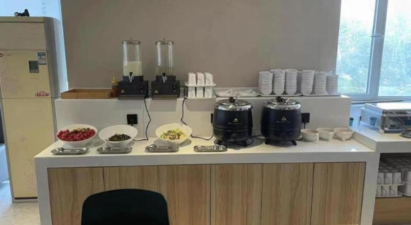 Hotel Comfort Capital Airport Shunyi Metro Station
