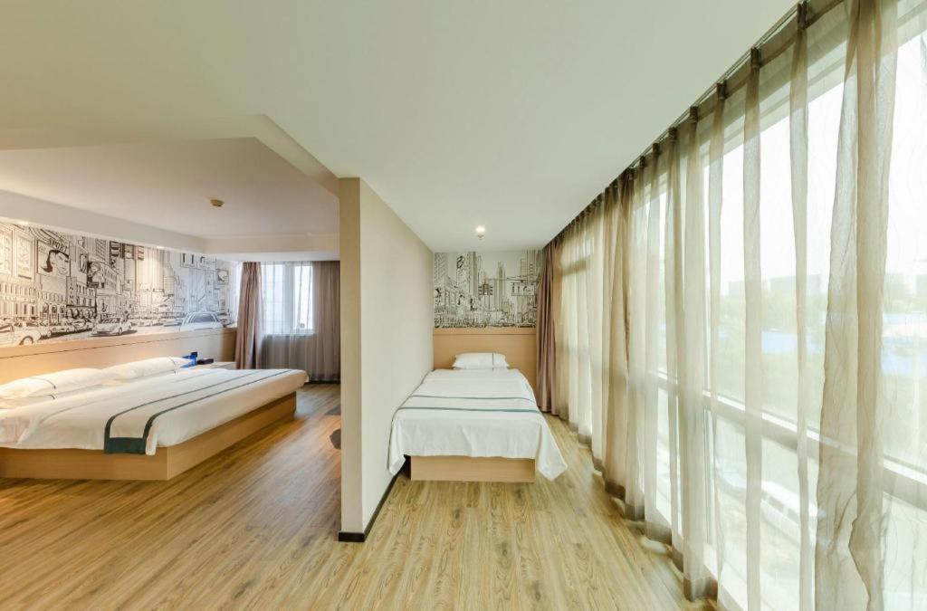 Comfort Capital Airport Shunyi Metro Station Hotel