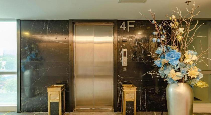 Hotel Comfort Capital Airport Shunyi Metro Station Pequim