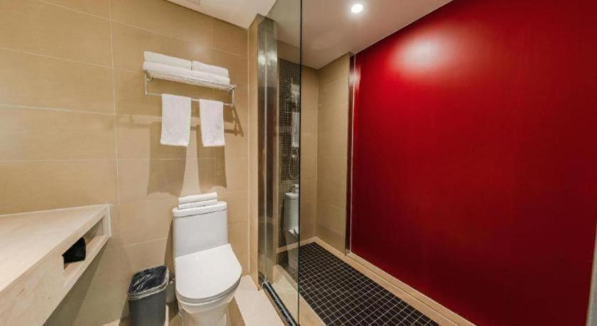 Comfort Capital Airport Shunyi Metro Station Hotel 3*
